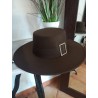 Cappello in feltro con accessorio
